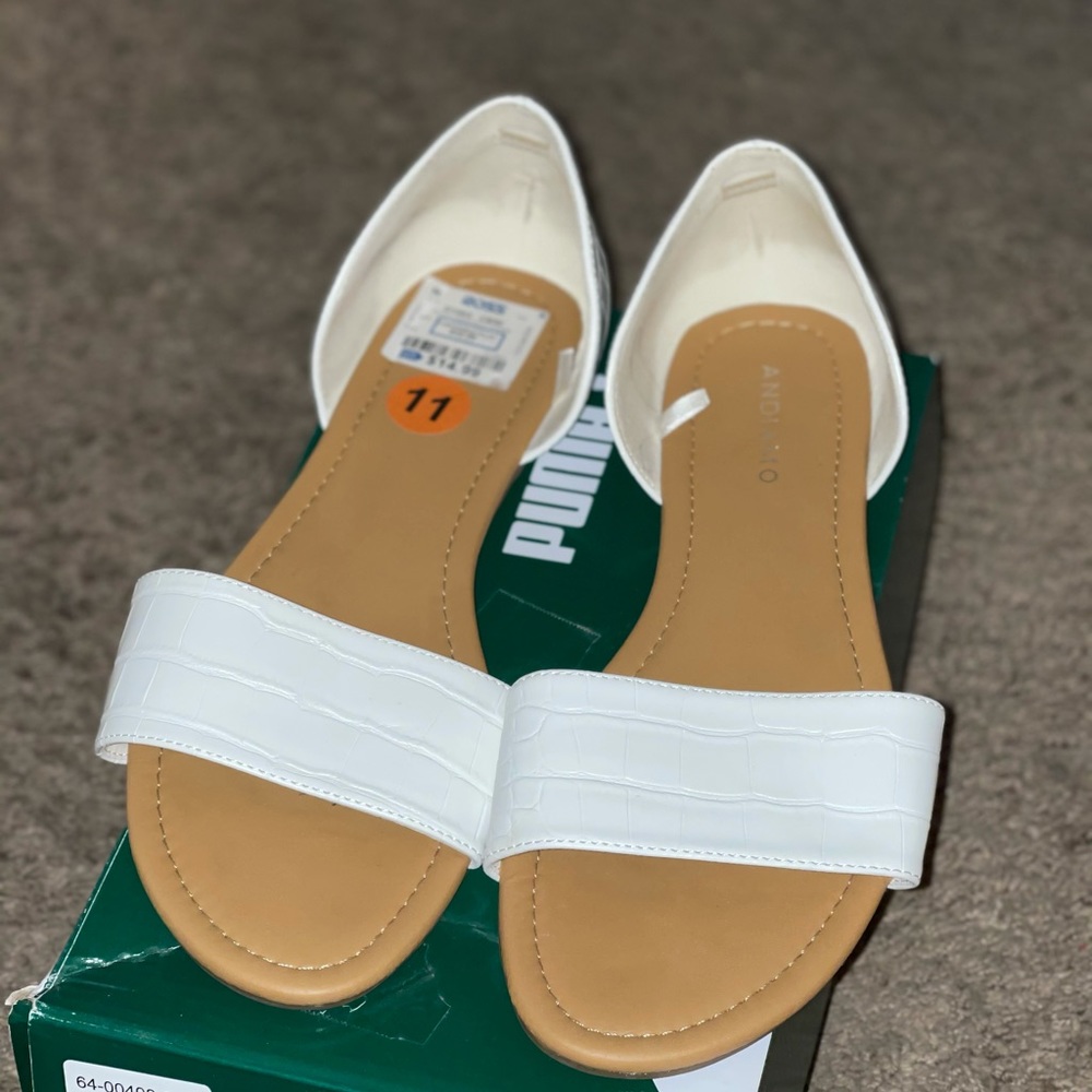 White sandals 🩴